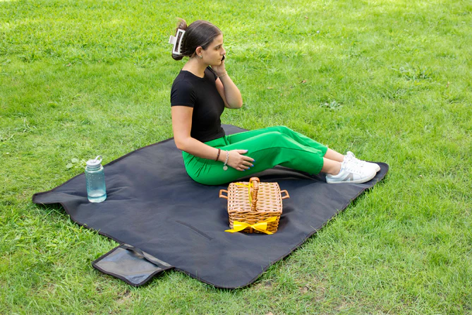 Waterproof Convertible Outdoor Blanket